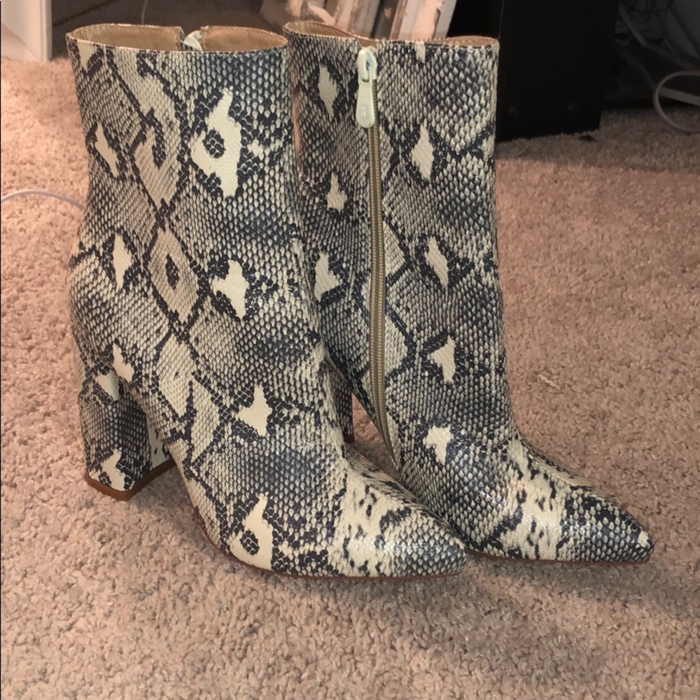 Prettylittlething Snake Skin Boots